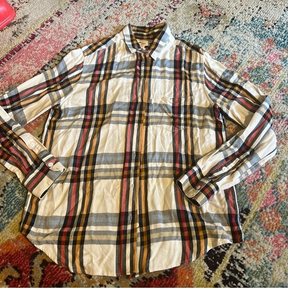 Levi's Tops - Levi’s boyfriend plaid button down shirt size s